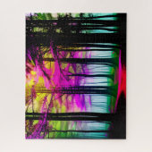 Zwart-wit betoverde mistig bos en groen legpuzzel (Verticaal)