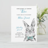 Zwart-wit blauw Een Bunny is drie verjaardag Kaart (Staand voorkant)