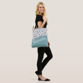 Zwart-wit Blauwgroen groen gepersonaliseerd Tote Bag (Op model)