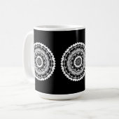 Zwart-Wit Bloem Mandala Mok (Voorkant links)
