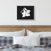 Zwart & Wit Bloem Uitgerekt Canvas Print (Insitu (Slaapkamer))