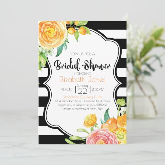 Zwart & Wit Bloemen Bruidsdouche Uitnodiging (Staand voorkant)