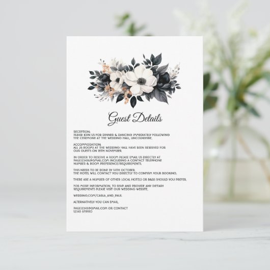 Zwart-wit Bloemen bruiloft Gast Details Informatiekaartje (Staand voorkant)