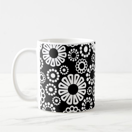 Zwart-wit bloemen mok (Links)