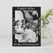 Zwart & Wit Bloemen Schedel Halloween Uitnodiging (Staand voorkant)