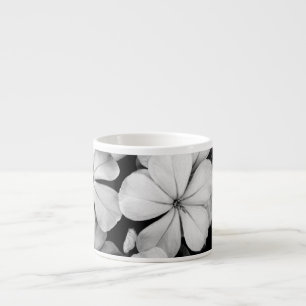 Zwart-wit bloemenfotografie espresso kop