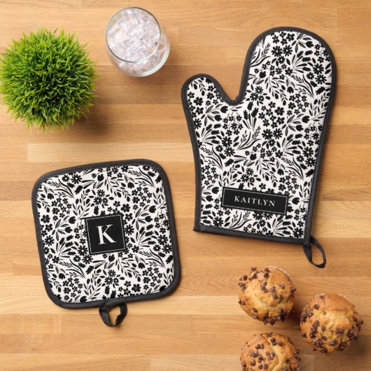 zwart-wit bloemmonogram naam ovenwant & pannenlap set (Top down)