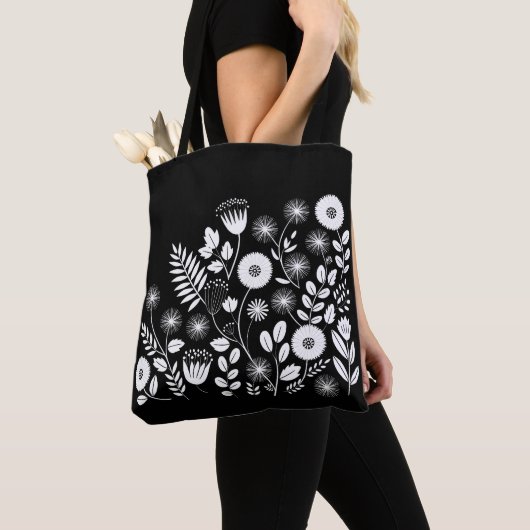 Zwart-wit Boho Wildflower Tote Bag (Dichtbij)