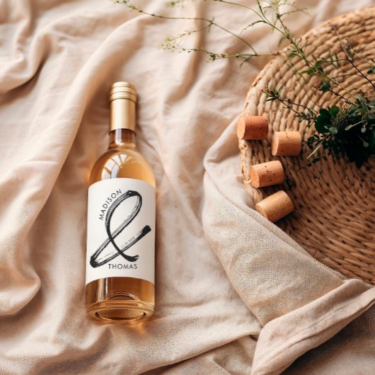 Zwart-wit Bold Minimalistische Moderne Huwelijk Wijn Etiket