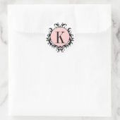 Zwart Wit Bruiloft Monogram K Damask Roze Label (Tas)