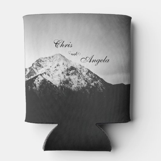 Zwart-wit bruiloft onder de bergen blikjeskoeler (Achterkant)