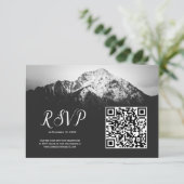Zwart-wit bruiloft onder de bergen RSVP kaartje (Staand voorkant)