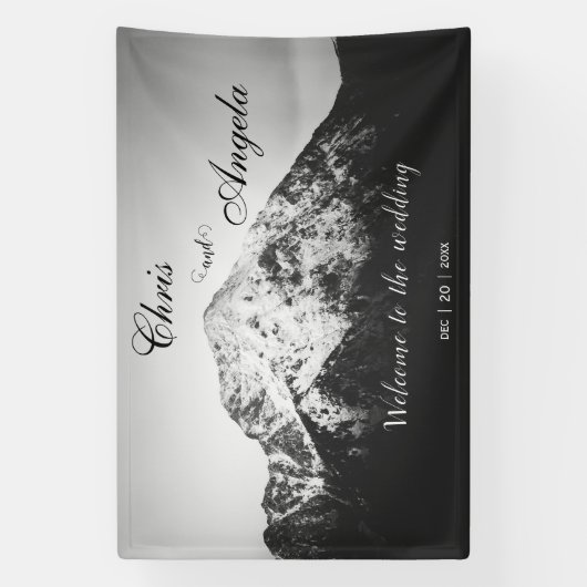 Zwart-wit bruiloft onder de bergen spandoek (Verticaal)