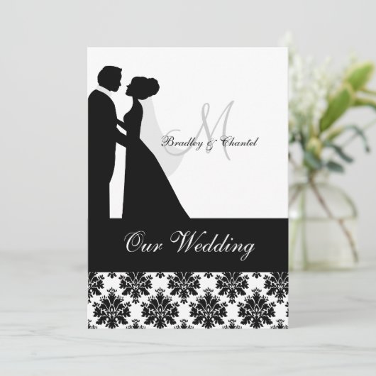 Zwart-wit bruiloft paar bruiloft uitnodiging (Staand voorkant)