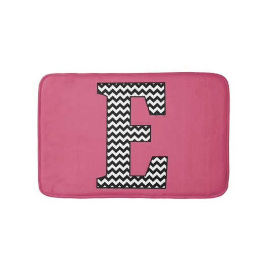 Zwart-wit Chevron Letter E Monogram Badmat (Voorkant)