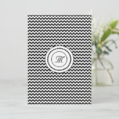 Zwart-wit Chevron Monogram Huwelijk Kaart (Staand voorkant)