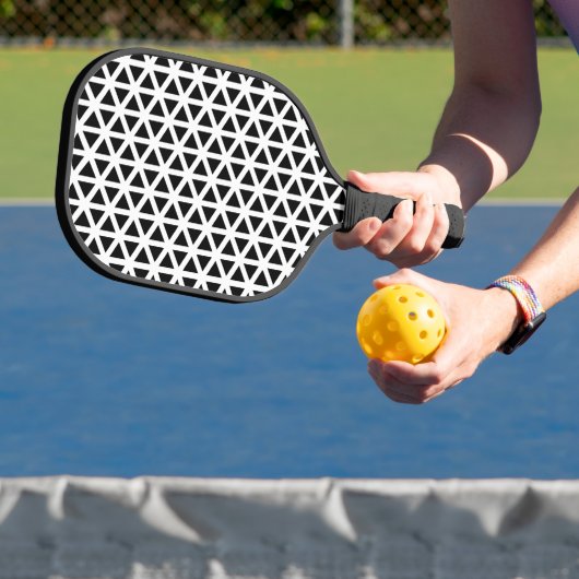 Zwart-wit Chevron Pattern Pickleball Paddle (Insitu)