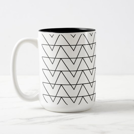 Zwart-wit Chevron Stripe Pattern Tweekleurige Koffiemok (Links)