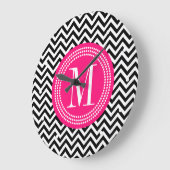 Zwart-wit Chevron Zigzag gepersonaliseerd Monogram Grote Klok (Hoek)