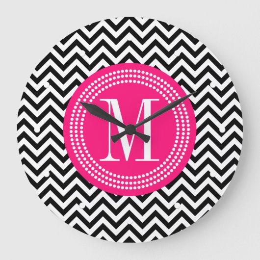 Zwart-wit Chevron Zigzag gepersonaliseerd Monogram Grote Klok (Voorkant)