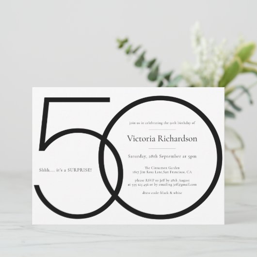 Zwart wit chique minimalistische verrassing 50e ve kaart (Staand voorkant)