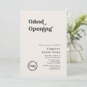 Zwart-wit chique typografie Grand Opening Kaart (Staand voorkant)