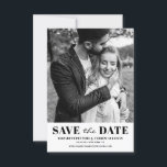Zwart-wit Classic Typografie Foto Save The Date<br><div class="desc">Zwart-wit klassieke typografie foto Save the Date Aankondiging.  Save the Date-aankondiging met zwarte klassieke typografie en streepjes achterpatroon. Gepersonaliseerd door uw eigen foto en details toe te voegen. Andere kleuren zijn beschikbaar.</div>