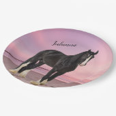 Zwart-wit Clydesdale op strand bij zonsondergang Papieren Bordje (Gekanteld)