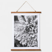 Zwart-wit dahlia close-up print hangend wandkleed (Voorkant)