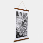 Zwart-wit dahlia close-up print hangend wandkleed (Gebogen)