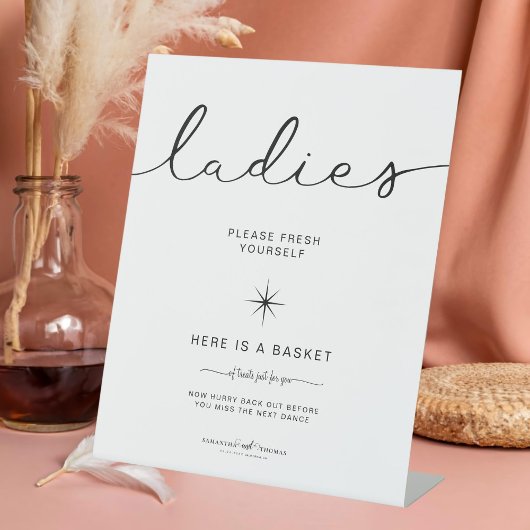Zwart-wit dames Badkamer Mand Trouwen Reclamebord Met Voetstuk
