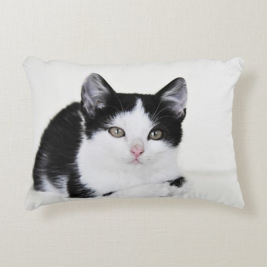 Zwart Wit Doordacht Kitten Accent Kussen (Voorkant)