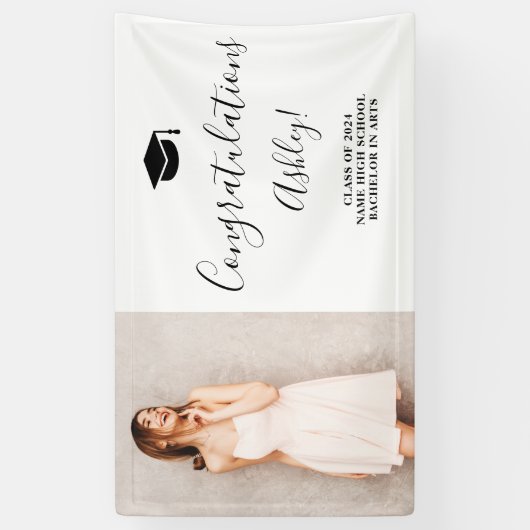 Zwart wit eenvoudig elegant afstuderen gefelicitee spandoek (Verticaal)