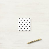 Zwart-wit, eenvoudig hartverwarmingspatroon post-it® notes (Op bureau)