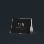 Zwart & Wit Eenvoudig Monogram Trouw Dankjewel Bedankkaart<br><div class="desc">Bedank met tijdloze elegantie met deze zwarte en witte monogram huwelijkskaart. Het minimalistische ontwerp en klassieke kleurenpalet creëren een moderne maar toch verfijnde look,  perfect voor bruiden en bruidegoms die van eenvoudige,  elegante huwelijksstationery houden.</div>
