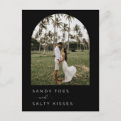 Zwart Wit Eenvoudig Strand Bruiloft Save the Date Aankondigingskaart (Voorkant)