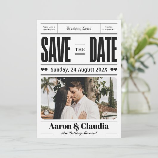 Zwart-wit Eenvoudige Krant Save the Date (Staand voorkant)
