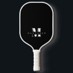 Zwart-wit eenvoudige minimalistische monogram naam pickleball paddle<br><div class="desc">Zwart-wit eenvoudige minimalistische monogram naam Pickleball Paddle</div>