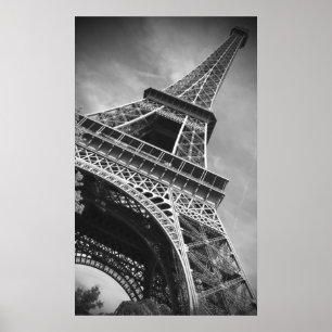 Zwart-wit Eiffeltoren van onderen Poster