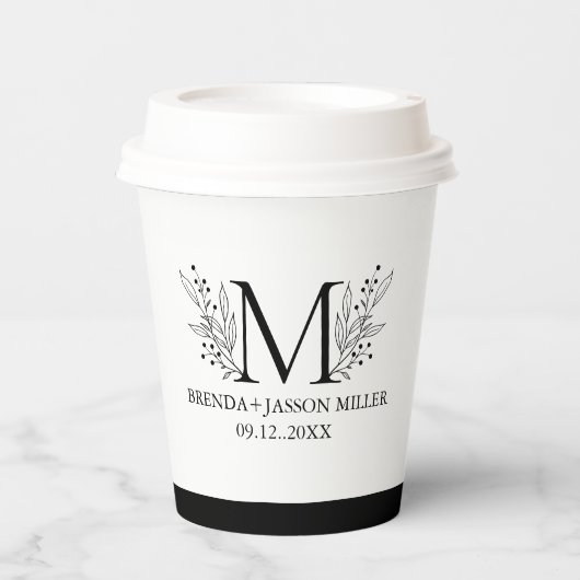 Zwart & Wit Elegant monogram pasgetrouwd Papieren Bekers (Voorkant)