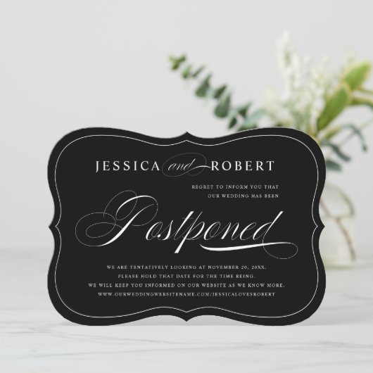 Zwart-wit Elegant Script Weddenschap uitgesteld Save The Date (Staand voorkant)