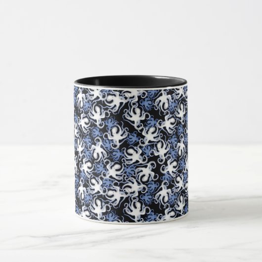 Zwart, wit en blauw Octopus naadloos patroon Mok (Midden)
