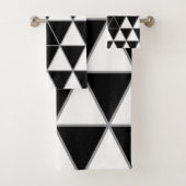 Zwart, wit en grijs geometrisch driehoekpatroon. bad handdoek (Insitu)