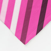 Zwart-wit en grijs verweven strepen op een fleece deken (Hoek)