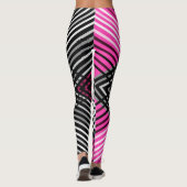 Zwart-wit en grijs verweven strepen op een leggings (Achterkant)