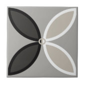 Zwart wit en grijs vier bloemblaadjes tegeltje (Voorkant)