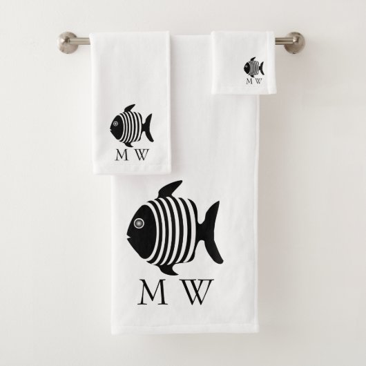 Zwart-Wit Engelhaalontwerp met Monogram Bad Handdoek (Insitu)