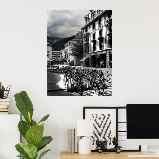 Zwart-wit Europees dorp Poster (Thuiskantoor)