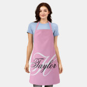 Zwart-wit Fancy Monogram Roze Schort (Gedragen)