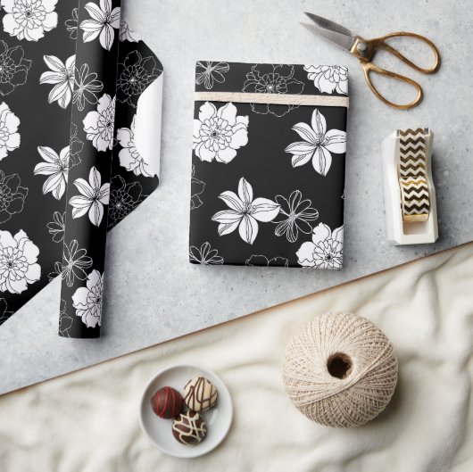 Zwart-wit Floral Patroon Cadeaupapier (Crafts)
